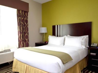 Express By Ihg Hotel 2*